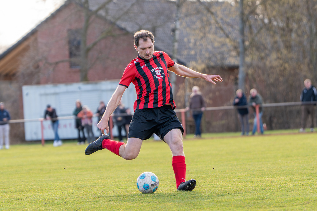 Fußball I Herren I Saison 2025-2026 I Bezirksliga Weser-Ems 4 I 21. Spieltag I TuS Frisia Goldenstedt - Vfl Oythe I 3961 | jns.sportfotos - Realisiert mit Pictrs.com