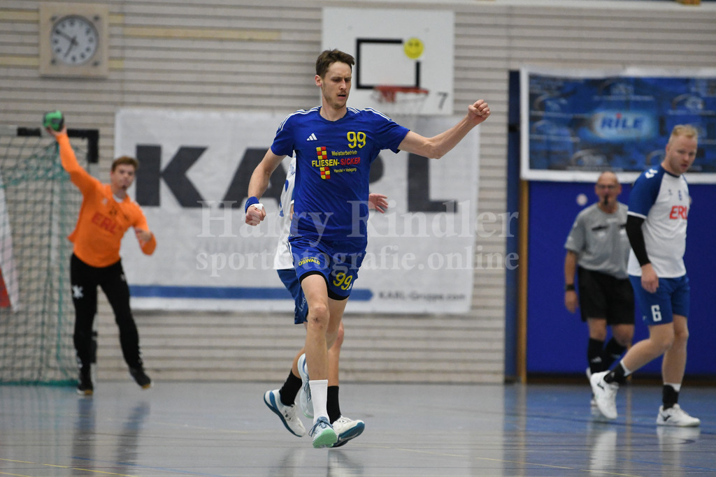 HC Deggendorf : SSG Metten | Patrick Sigl (SSG Metten #99)  jubelt - Realisiert mit Pictrs.com