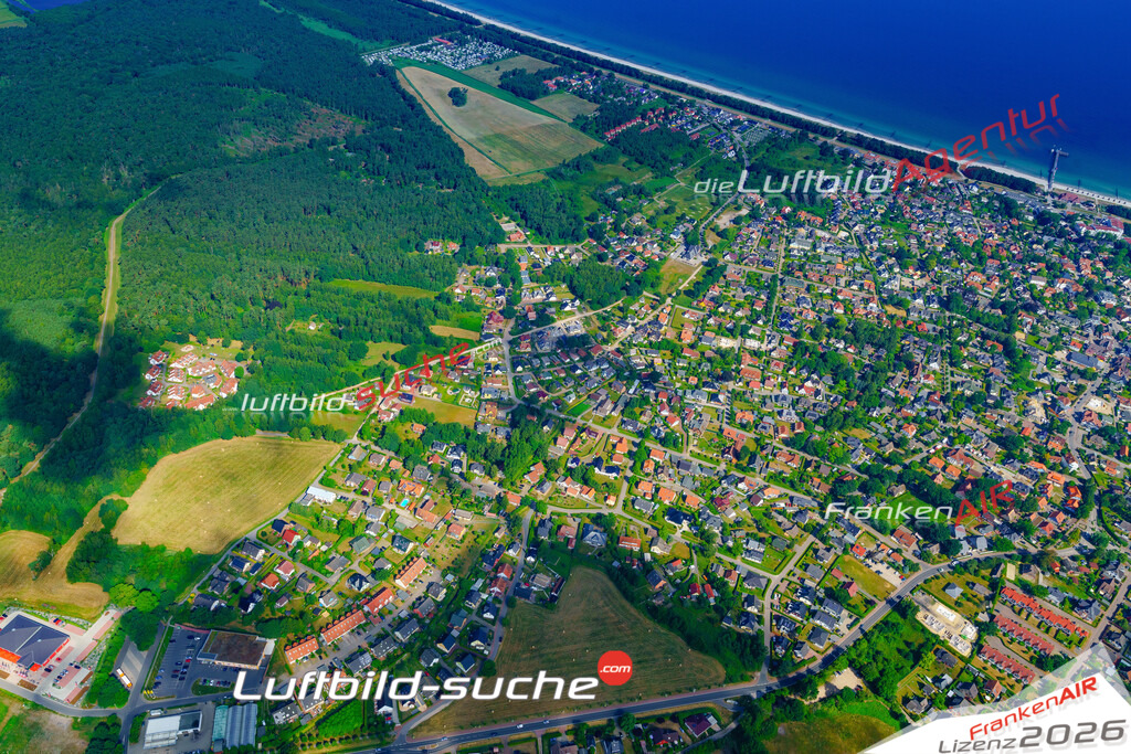 Das Luftbild der Stadt Zingst wurde 2018 vom Flugzeug heraus erstellt (keine Drohne) Aufnahmehöhe ca.400 Meter- hohe Auflösung für beste Druck-Qualität