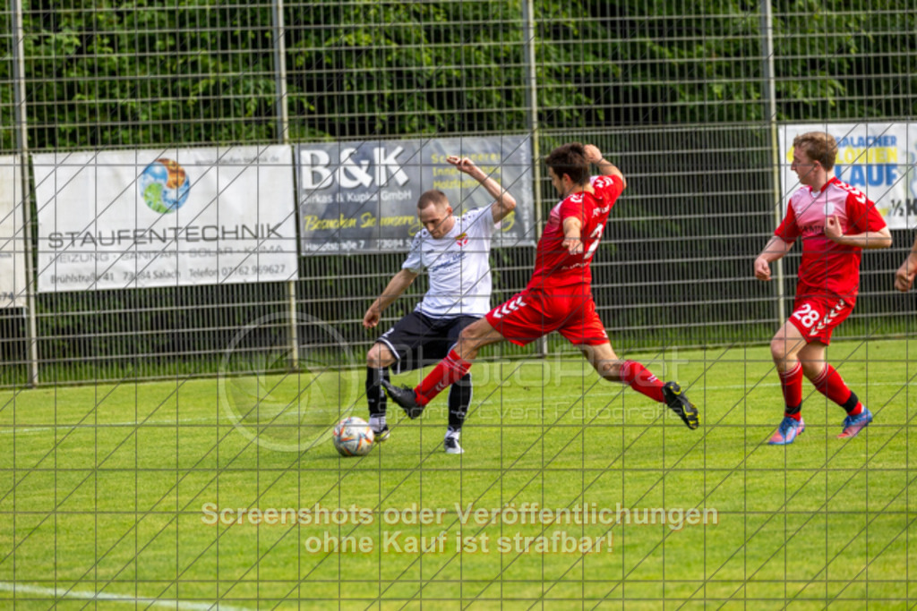 20250616_184145_0263 | #,  TV Eybach (weiß) vs. 1.FC Donzdorf II (rot), Fussball, Entscheidungsspiel 3 in Kreisliga A3 - Bezirk Neckar/Fils, Saison 2024/2025, Rasensportplatz, Staufenecker Str. 41, 73084 Salach, 16.06.2025 - 18:30 Uhr,Foto: PhotoPeet-Sportfotografie/Peter Harich