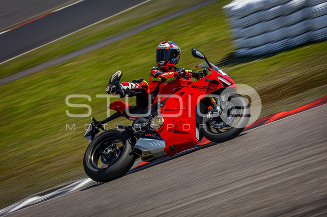 0012-240624_NR-023_12 | Deine Full-Service-Agentur für ✔️Videoproduktionen und ✔️Motorsportfotografie Jetzt Angebot anfragen!