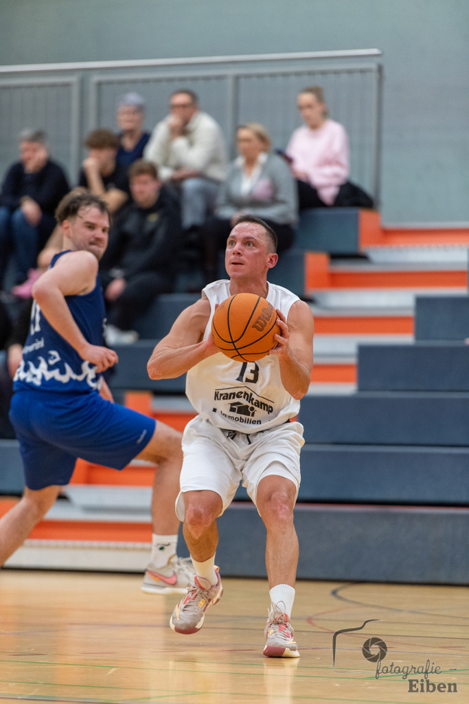 Wattworms Edewecht-Lions Ofenerdiek | Wattworms Edewecht (weiß)-Lions Ofenerdiek (blau) am 22.02.2026 in Edewecht (Heinz-zur-Jührden-Halle); Photo: Philip Eiben 2025 - Realisiert mit Pictrs.com