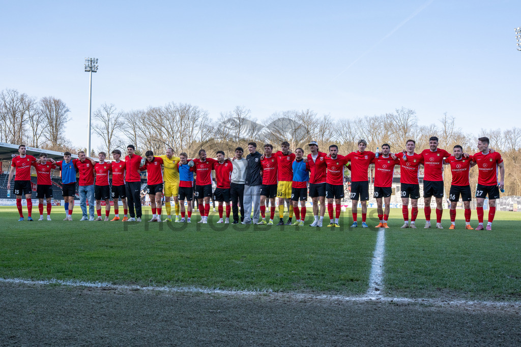 SG Sonnenhof Großaspach vs. KSV Hessen Kassel, Fussball, Regionalliga Südwest, 23. Spieltag, Saison 2025/2026, 07.03.2026 | SG jubelt mit den Fans,SG Sonnenhof Großaspach vs. KSV Hessen Kassel, Fussball, Regionalliga Südwest, 23. Spieltag, Saison 2025/2026, 07.03.2026Foto: photosbyphips/Philip Ziegler
