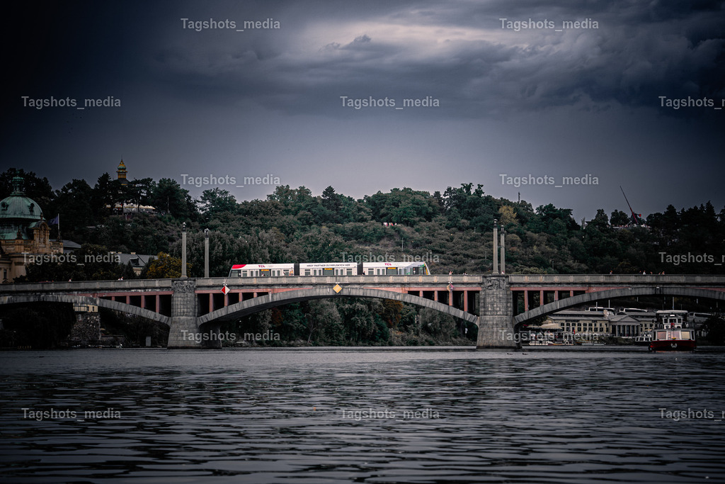 A7506348 | tagshotsmedia - Realisiert mit Pictrs.com