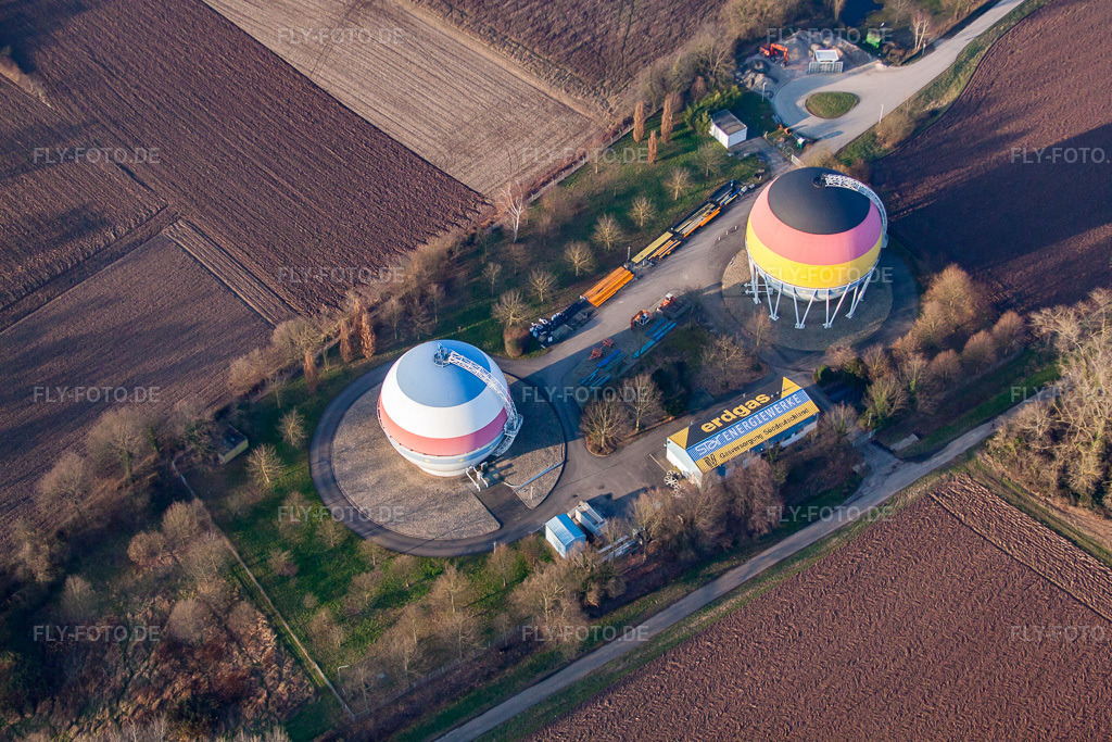 Luftbild: Kugel- Erdgasgas Speicher in Rastatt im Bundesland Baden-Württemberg in Deutschland. Foto: IMG_61999.jpg vom 31.01.2014 durch Werner Riehm/FLY-FOTO.de