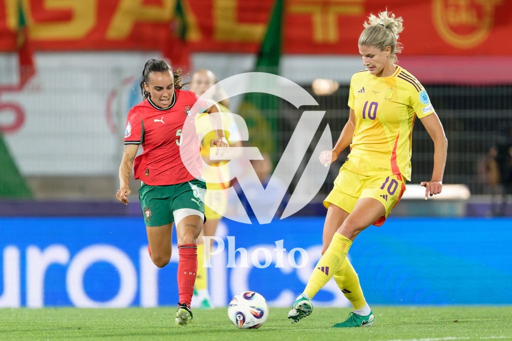 Portugal v Belgium: UEFA Women's EURO 2025 Group B | SION, SWITZERLAND - JULY 11: Justine Vanhaevermaet of Belgium (R) passes the ball under pressure from Joana Marchao of Portugal (L)  during the UEFA Women's EURO 2025 Group B match between Portugal and Belgium at Stade de Tourbillon on July 11, 2025 in Sion, Switzerland. (Photo by Giuseppe Velletri/Sports Press Photo/Getty Images)