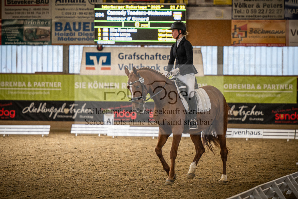 DOS_2982 | Entdecke hochwertige Reitturnierfotos von Foto Oger. Professionell, emotional und authentisch – jetzt Lieblingsmomente im Shop bestellen.Deutschlandweite Turnierfotografie. - Realisiert mit Pictrs.com