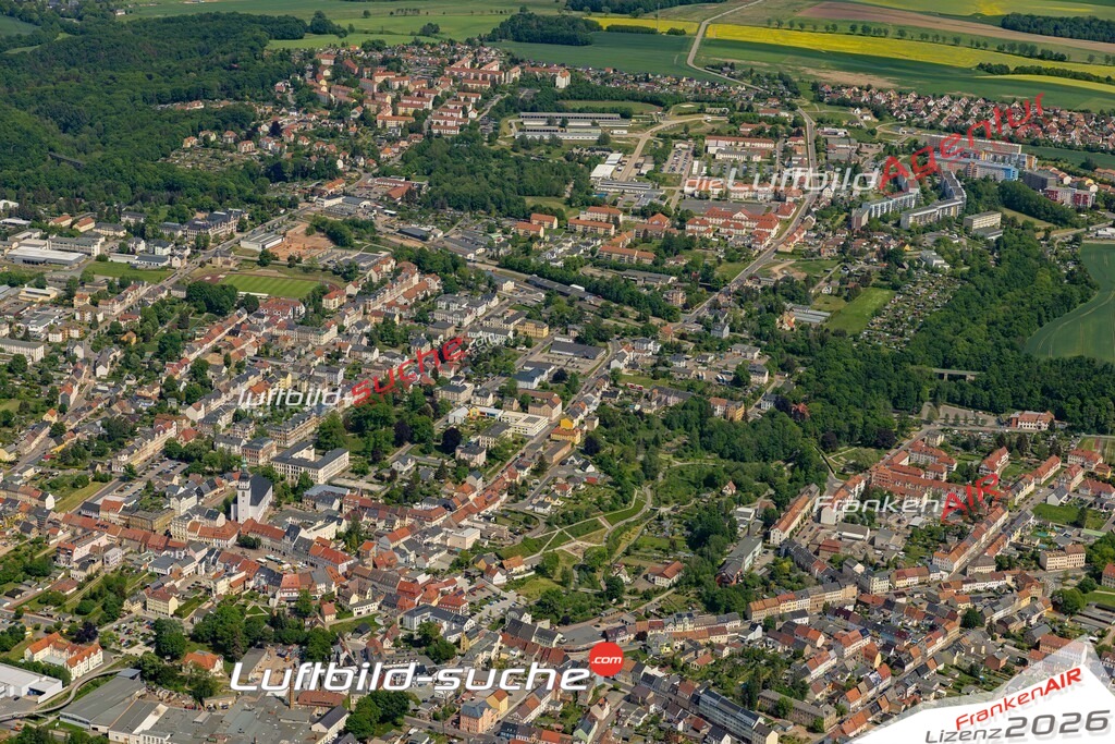 Das Luftbild der Stadt Frankenberg/Sa. wurde 2022 vom Flugzeug heraus erstellt (keine Drohnen-Aufnahmen) Aufnahmehöhe ca.450 Meter- hohe Bildauflösung und Druck-Qualität. Garantiert!