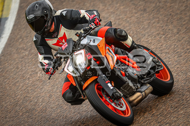 0018-260612SR-019_18 | Deine Full-Service-Agentur für ✔️Videoproduktionen und ✔️Motorsportfotografie Jetzt Angebot anfragen!