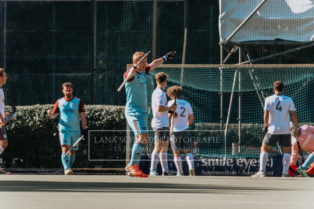 Herren_Bundesliga_05_UHC-MSC_28.09.25_Hamburg (95 von 313) | lanaschraderfotografie - Realisiert mit Pictrs.com