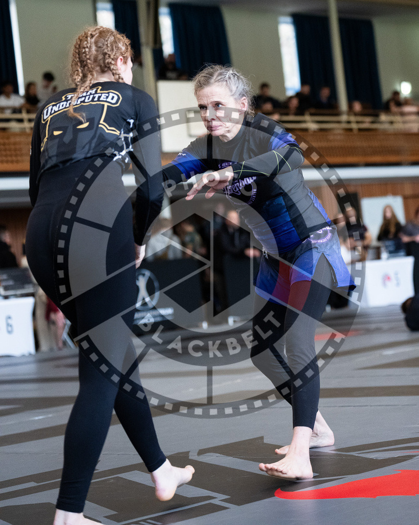 20251129PBB7629 | Fighters compete during the luta livre competition ILLCS XI winter edition on November 29, 2025 in Hannover, Germany.