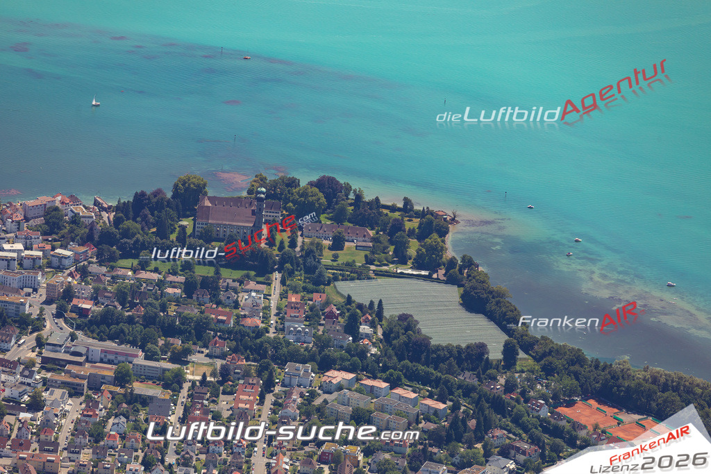Aktuelles Luftbild von  Friedrichshafen - Die Luftaufnahme wurde 2022 mittels UL-Flugzeug erstellt ( keine Drohne ) - hochauflösende Kamera-Systeme von  Canon -Beste Qualität - Für grossformatige Ausdrucke geeignet. Die Geschenkidee !
