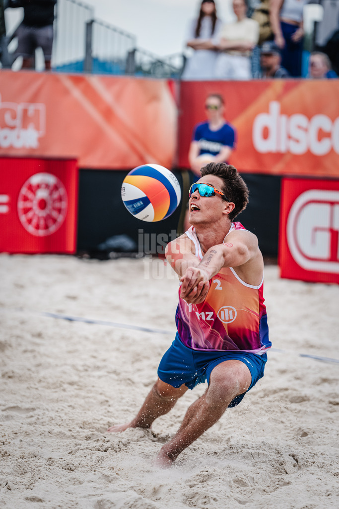 Beachvolleyball | Männer | German Beach Tour 2024 | Tourstop Düsseldorf | 18.05.2024 | Lui Wüst bei der Annahme