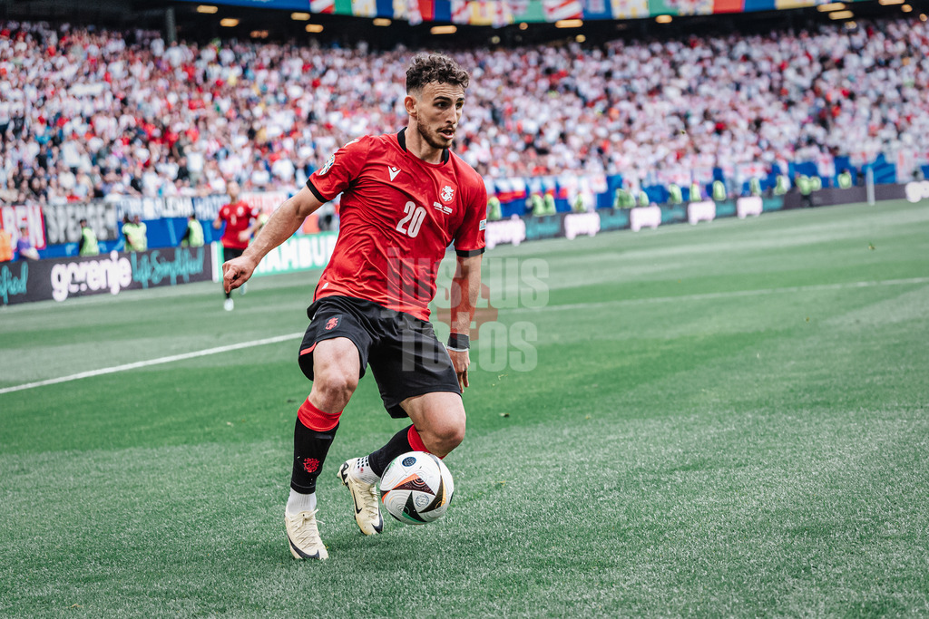 Fußball | Herren | UEFA-Fußball-Europameisterschaft 2024 | Gruppe B | Kroatien vs. Albanien | 19.06.2024 | Anzor Mekvabishvili (#20, Georgien) am Ball