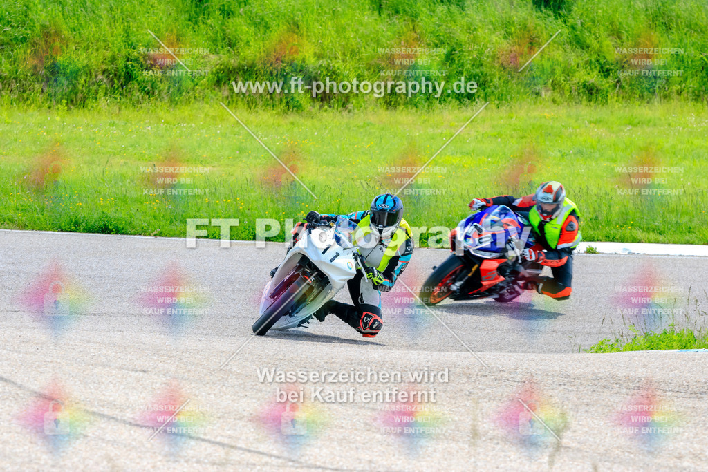 MotoTeam-0263 | Hier findet Ihr Bilder von Touristenfahrten auf der Nürburgring Nordschleife oder von anderen Veranstaltungen die ich besucht habe. Viel Spass beim Durch Schauen 