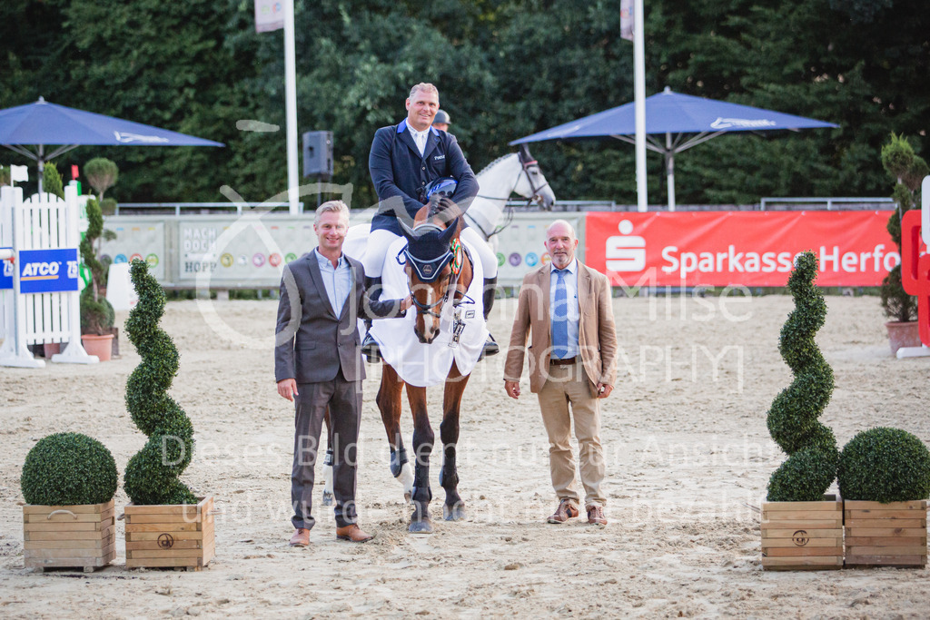 220728_BHO_ST_M1-Spr_2-841 | Deine schönsten Turniermomente als professionelle Fotos! Entdecke hochwertige Pferdesport-Fotografie im Online-Shop. Jetzt Fotos finden & bestellen!