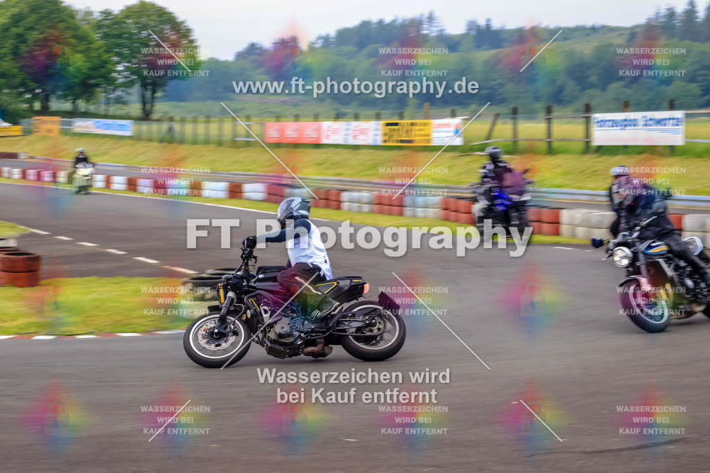 OBK-5676 | Hier findet Ihr Bilder von Touristenfahrten auf der Nürburgring Nordschleife oder von anderen Veranstaltungen die ich besucht habe. Viel Spass beim Durch Schauen 