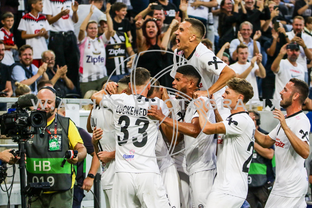 LASK Linz - FC Liverpool | LINZ,AUSTRIA,21.SEPT.23 - UEFA Europa League, LASK Linz - FC Liverpool, Image shows:the rejoicing of the team of  LASK Linz.
Photo: Sportmediapics.com/ Andreas Willdoner