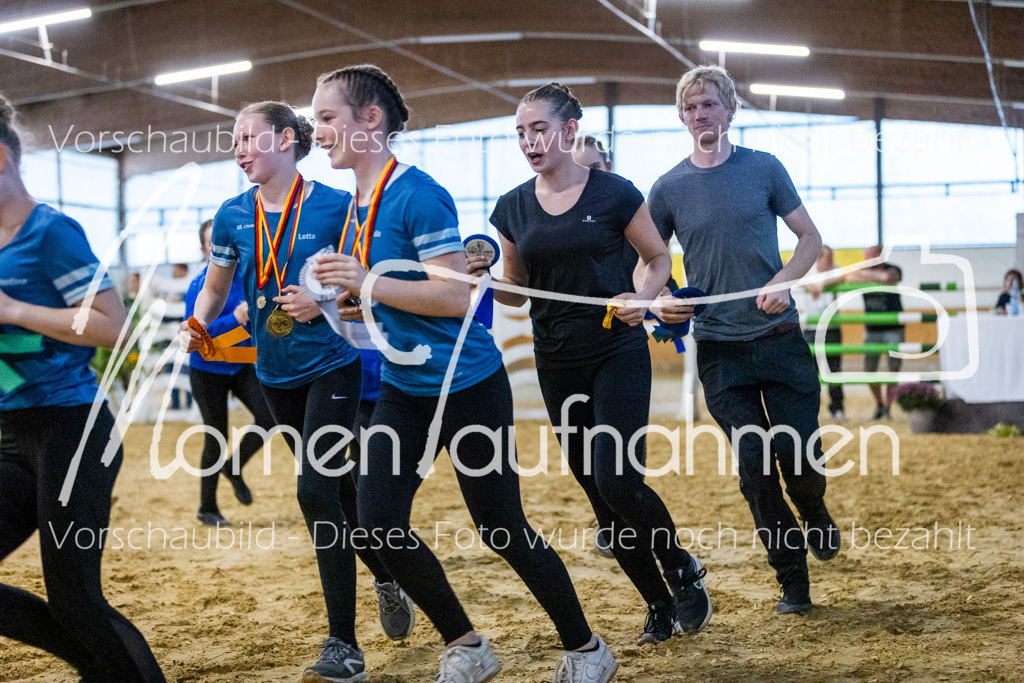 Platzierung5+6+7+NS-033 | MomenTaufnahmen Pferdesportfotos