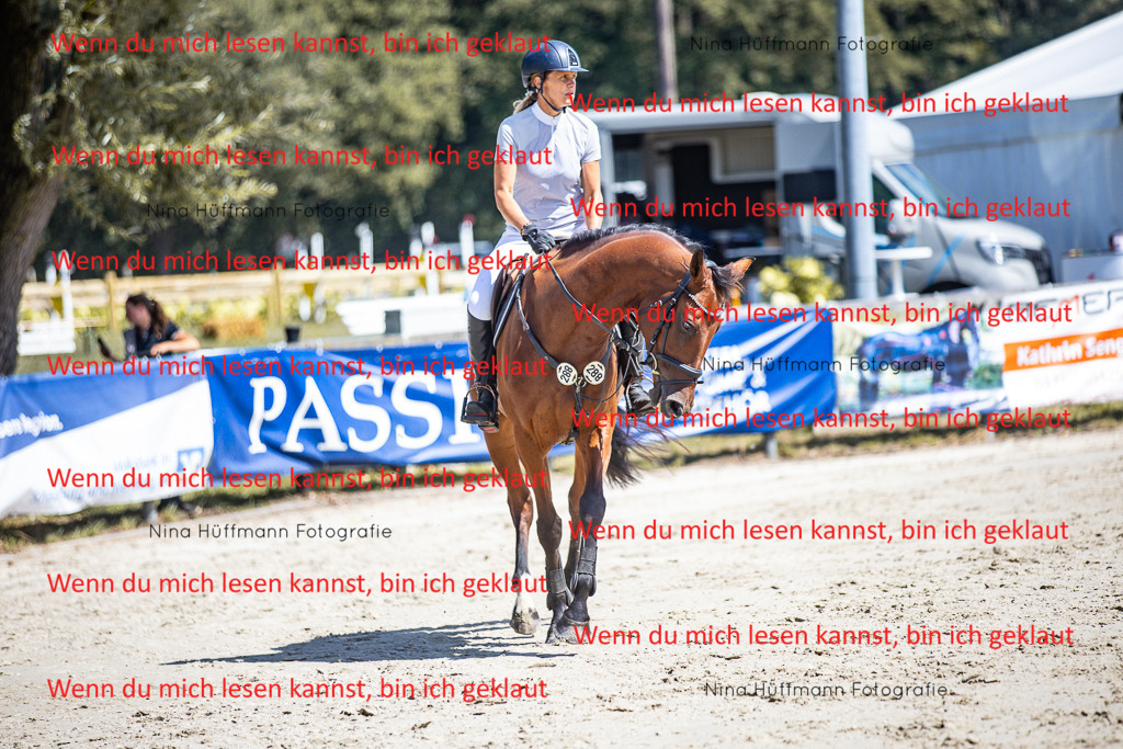 BK1A5225 | Turnierbilder Turnierfotos Nina Hüffmann Turnierfotografie Pferdefotografie Tierzeichnung Haustierzeichnung Pferdezeichnung Hundezeichnung Videograf  - Realisiert mit Pictrs.com