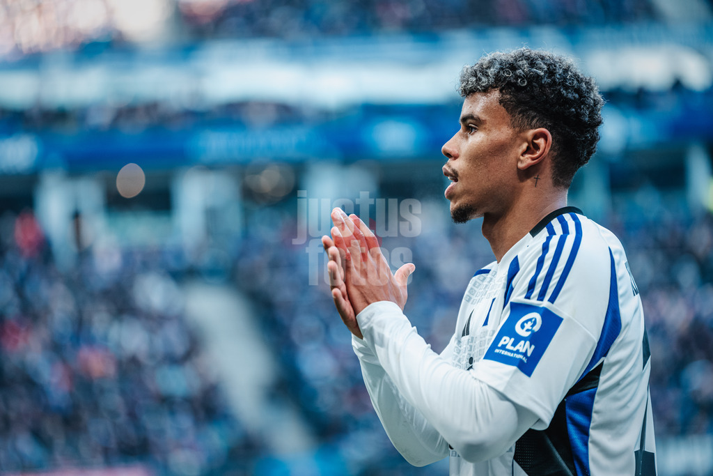 Fußball | Männer | Saison 2024/2025 | 2. Fußball-Bundesliga | 20. Spieltag | Hamburger SV vs. Hannover 96 | 02.02.2025 | Ransford Königsdörffer (#11, HSV) nach seiner Auswechslung