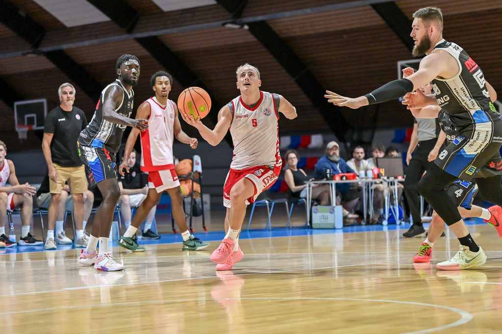 rsk_063 | Fotos von Basketballspielen aus dem Raum NRW fotografiert von Gero Mueller-Laschet und Daniel Schaefer - Realisiert mit Pictrs.com