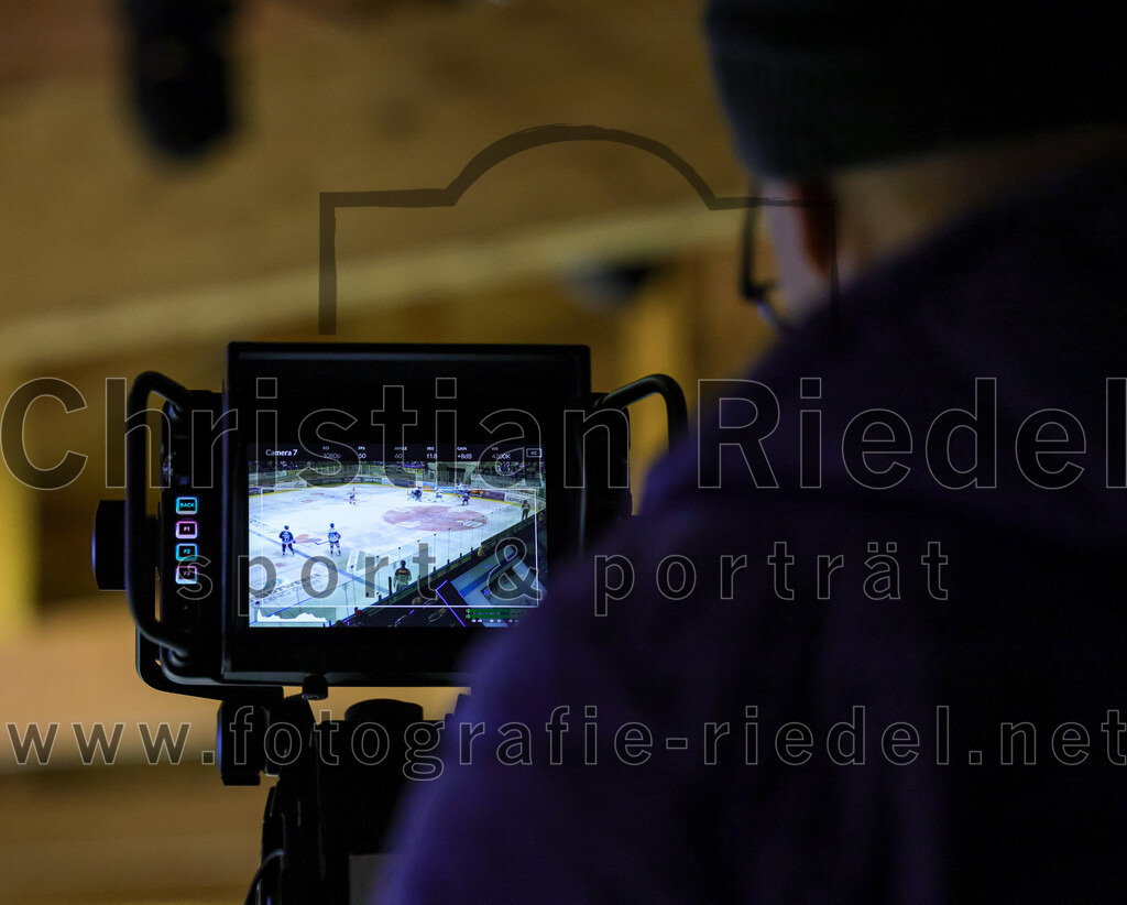 2025-09-26_096_TSV_Erding_gegen_SC_Riessersee | Erding, Deutschland, 26.09.2025:Eishockey, Oberliga Süd 2025 / 2026, 3. Spieltag, TSV Erding gegen SC Riessersee, Endergebnis: 3:5Foto: Christian Riedel / fotografie-riedel.net