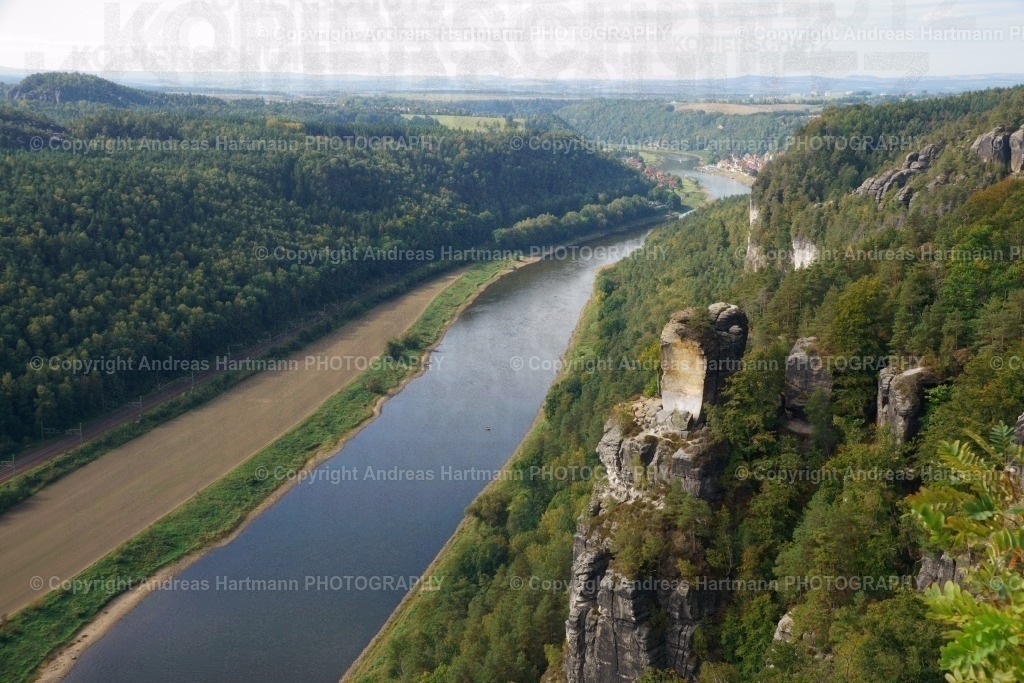 Elbtal mit Wartturm Bastei | Elbtal mit Wartturm Bastei - Realisiert mit Pictrs.com