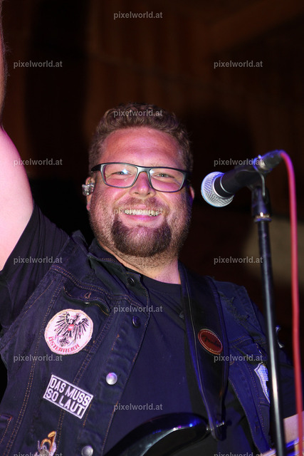 Letzer Dämmershoppen 2025 beim Buggl Volte | Bildershop von pixelworld.at - Realisiert mit Pictrs.com