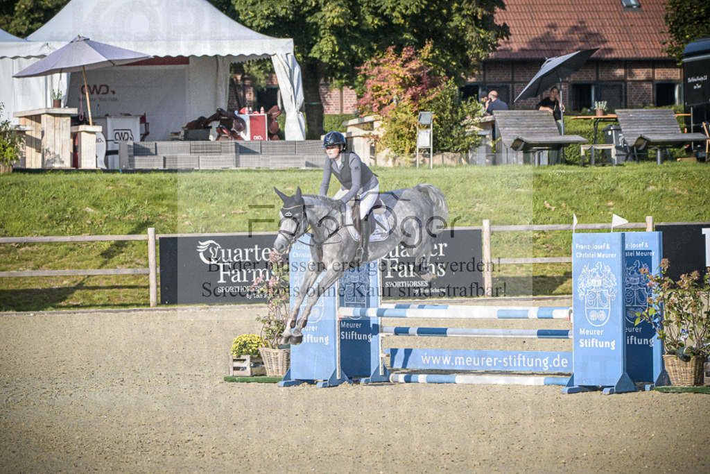DOS_6995 | Entdecke hochwertige Reitturnierfotos von Foto Oger. Professionell, emotional und authentisch – jetzt Lieblingsmomente im Shop bestellen.Deutschlandweite Turnierfotografie. - Realisiert mit Pictrs.com