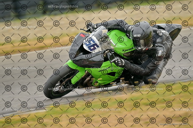 25bt05-1235 | markuskiefer.com - Realisiert mit Pictrs.com