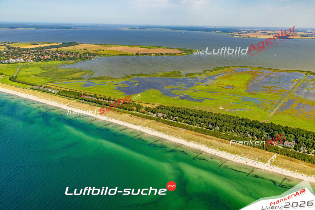 Vs Google Maps Wustrow - Die Luftaufnahme wurde 2025 vom UL-Flugzeug heraus erstellt ( keine Drohnenaufnahme ) - Hochauflösende Luftaufnahme - für Wandbilder und großformatige Ausdrucke geeignet. Das besondere Geschenk!Hier alle&nbsp;Infos zur Lizenzierung der LuftaufnahmeWir fliegen auch dieses Jahr wieder in Ihre Region um Luftbilder zu erstellen.- Luftbild anfragen
