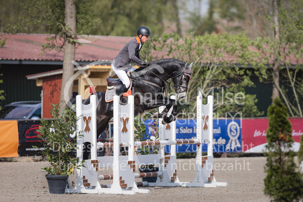 220426_Mühlen_SprPfA2-214 | Late Entry Mühlen
26.04.2022
02 Springpferde-A** 4-6j