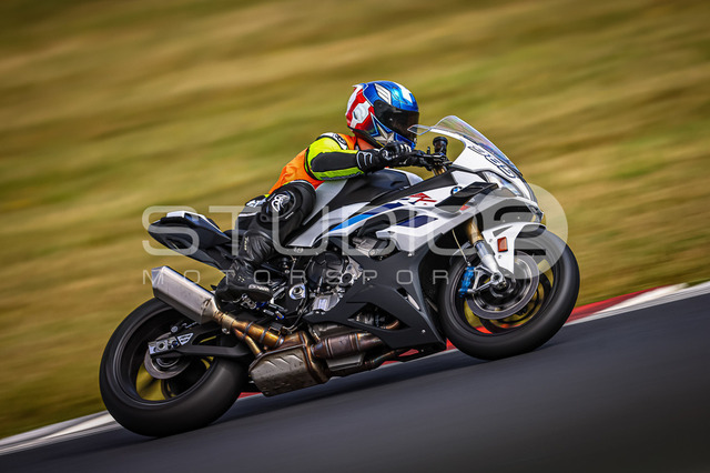 0985-240805_MM-007_985 | Deine Full-Service-Agentur für ✔️Videoproduktionen und ✔️Motorsportfotografie Jetzt Angebot anfragen!