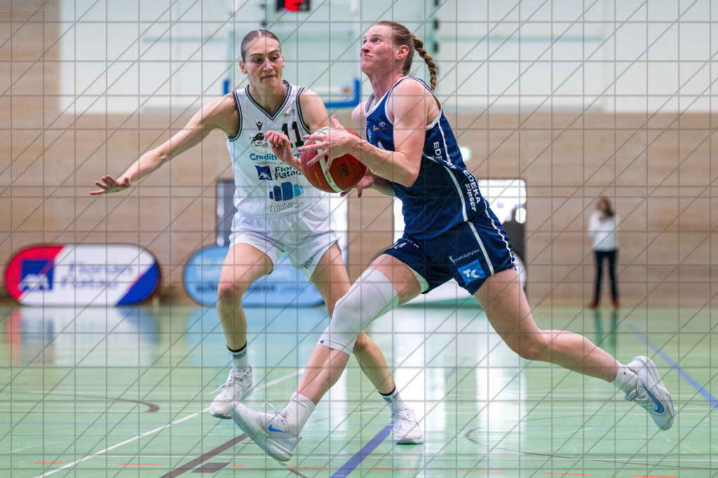 2. DBBL PlayOff 24/25 - BBC Osnabrück vs. BasCats USC Heidelberg - 1/4-Finale, 2. Spiel  | Osnabrück, Deutschland, 27.04.25: 2. DBBL PlayOff 24/25 - BBC Osnabrück vs. BasCats USC Heidelberg - 1/4-Finale, 2. Spiel Im Bild: LINDER Helena (BasCats USC Heidelberg #14); KRAUSHAAR Antonia (BBC Osnabrück #11)CREDIT:www.bullenfotos.de, Martin Koenig, Hoerner Weg 40, D-49078 Osnabrueck, +4917663732967Nutzung und Weitergabe nur zu den vereinbarten Zwecken. Presseanfragen an Ersteller. Alle Rechte beim Ersteller. Honorierung nach MFM. - Realisiert mit Pictrs.com