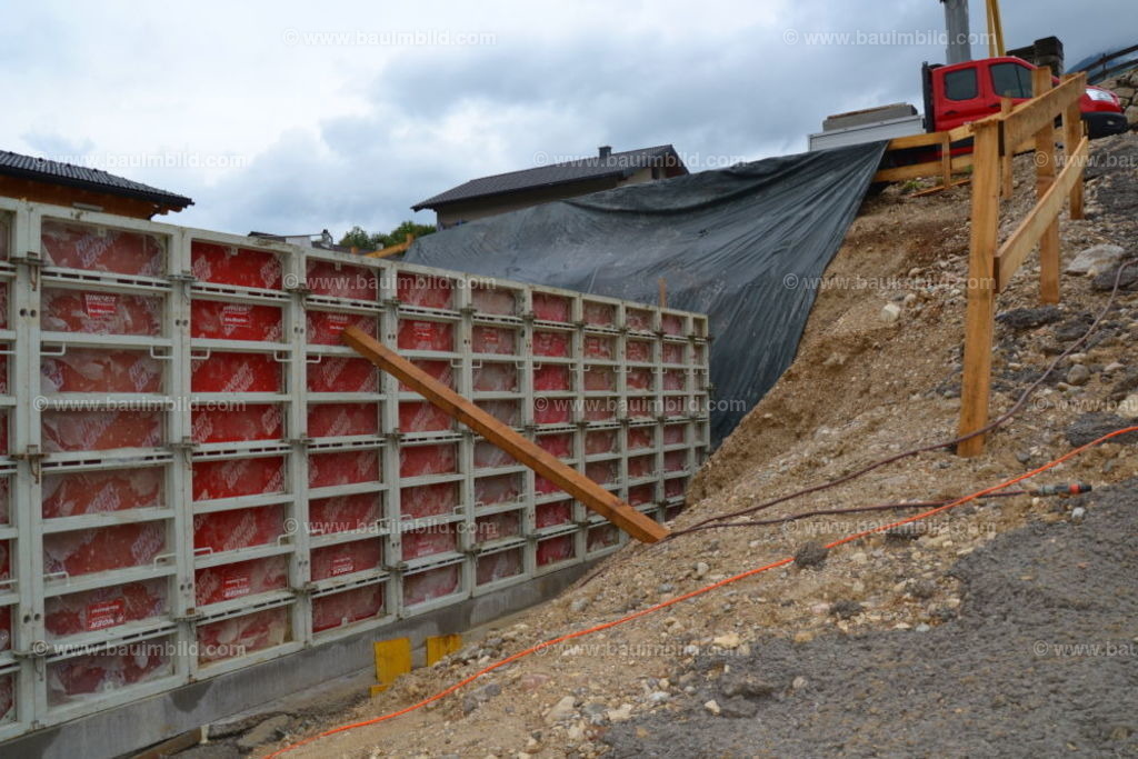 bib-lg04-betonarbeiten-0126 | Nach LV-Leistungsgruppen sortierte Detailfotos über den Bau eines Hauses. Alle Hausbau-Bilder direkt vom Urheber und Autor der Website Haus-Selber-Bauen.com