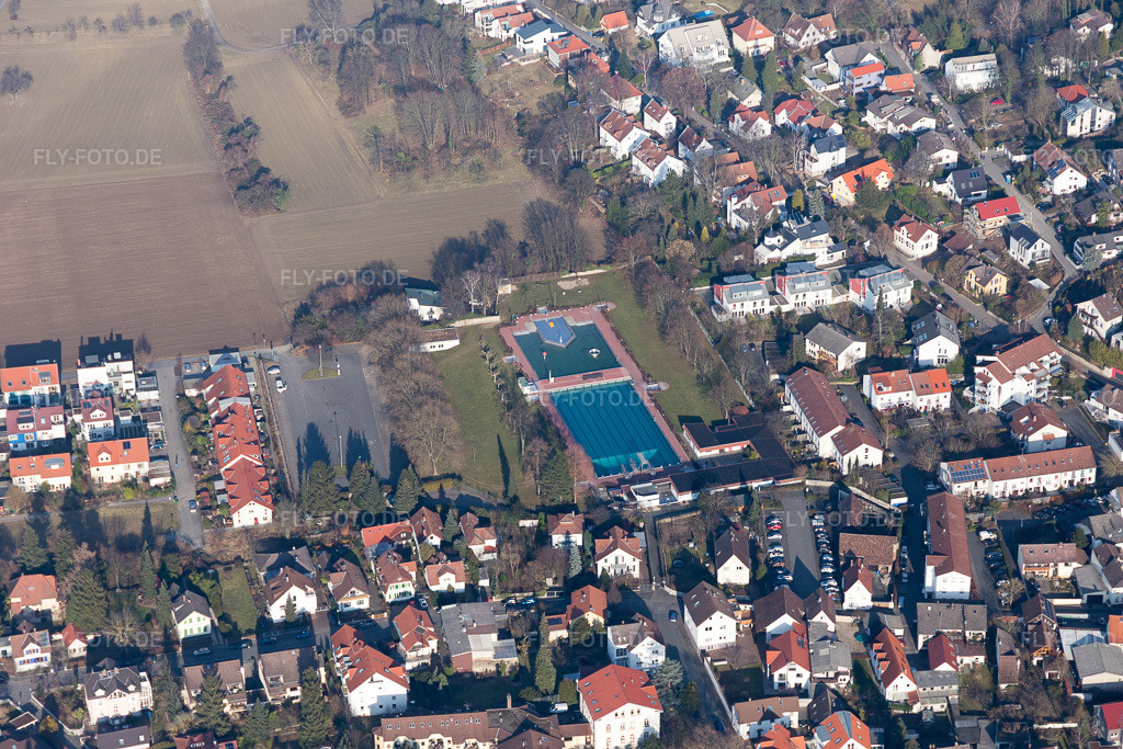 Luftbild: Freibad Seeheim-Jugenheim im Ortsteil Jugenheim an der Bergstrasse in Seeheim-Jugenheim im Bundesland Hessen in Deutschland. Foto: IMG_096603.jpg vom 14.02.2017 durch Werner Riehm/FLY-FOTO.deFreibad | Seeheim - Jugenheim
