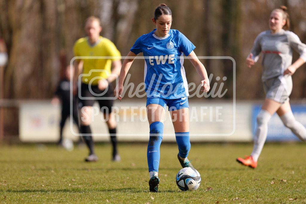 Fußball I Frauen I Saison 2025-2026 I Oberliga Niedersachsen I 15. Spieltag I SV Meppen 1912 e.v. U20 2 - BW Hollage -54 | Lina Schwarte (9, SV Meppen 1912 e.v.) - Realisiert mit Pictrs.com