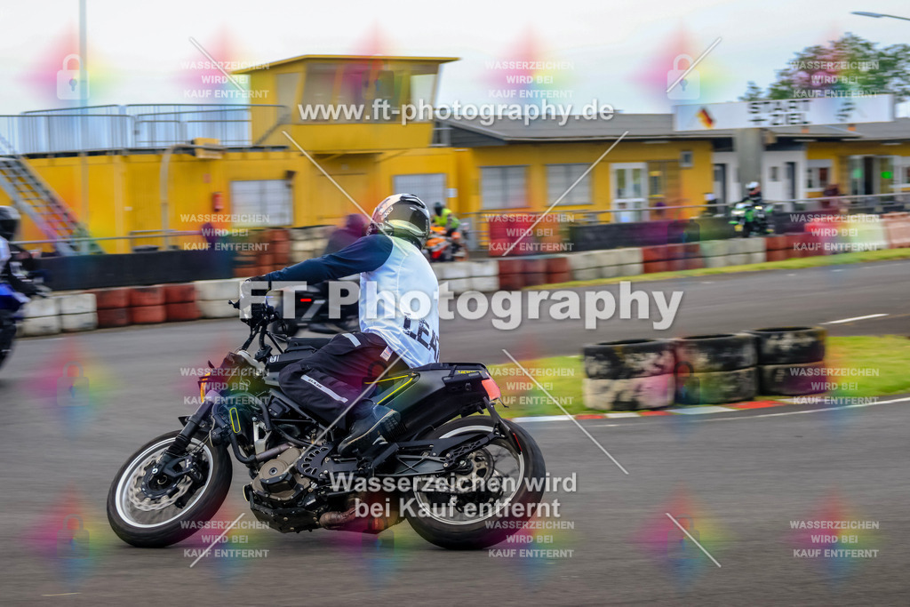 OBK-5703 | Hier findet Ihr Bilder von Touristenfahrten auf der Nürburgring Nordschleife oder von anderen Veranstaltungen die ich besucht habe. Viel Spass beim Durch Schauen 