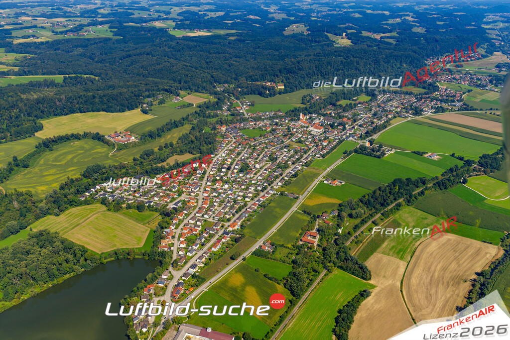 Das Luftbild zeigt :  Winhöring - Die Luftaufnahme wurde 2024 vom UL-Flugzeug aus erstellt ( keine Drohne ) - Hochauflösende Luftaufnahme - Für grossformatige Ausdrucke geeignet. Die Geschenkidee !Mit Lizenz und Bildrechte bestellbar
