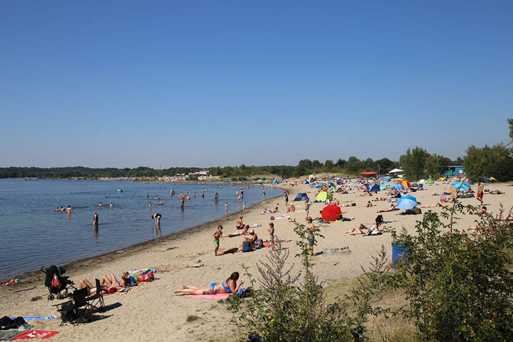 Foto: Leipzig - Cospudener See | Das Team hinter BILDLEXIKON LEIPZIG bündelt historische wie aktuelle Informationen über die Stadt Leipzig in Text und Bild auf einer Plattform und stellt diese der interessierten Öffentlichkeit zur Verfügung.