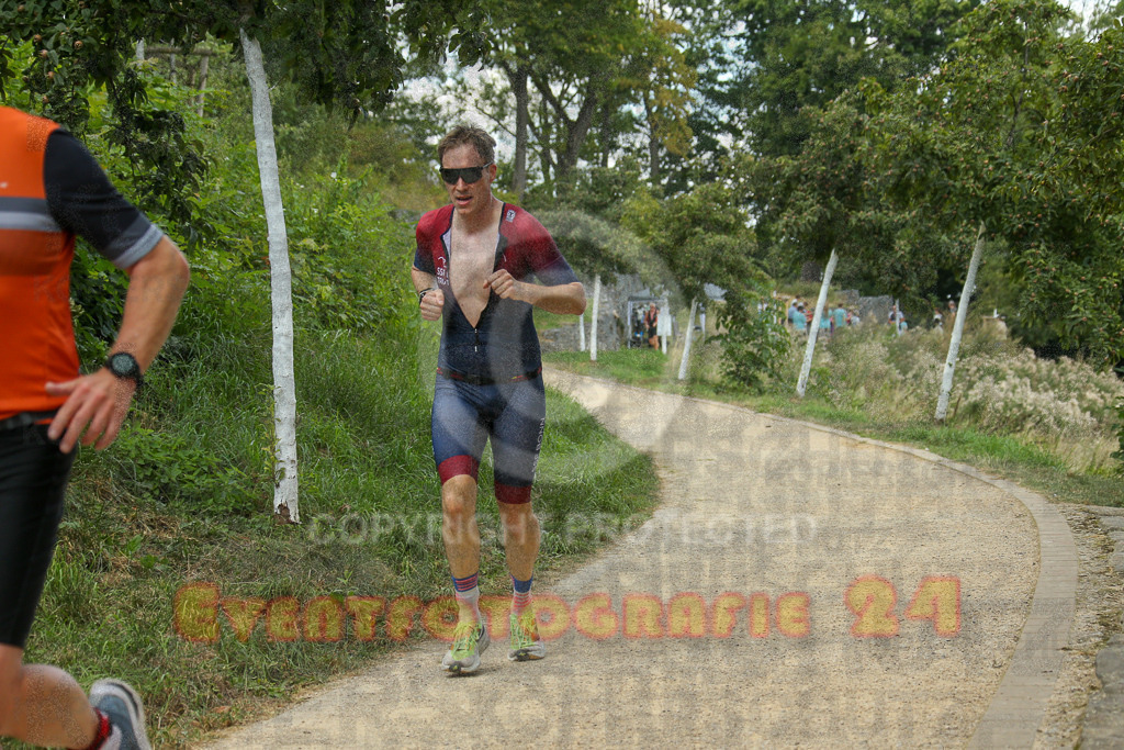250824_1349_EX1_3892 | Sportfotografie im Rhein-Sieg Kreis, Köln, Bonn, NRW, Rheinland Pfalz, Hessen, etc. Unser Tätigkeitsfeld umfasst den Laufsport vom Volkslauf über den Marathon, Duathlon, Triathon bis zum Ultralauf wie Kölnpfad Ultra oder Schindertrail.