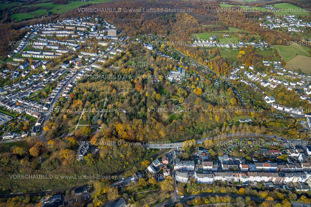 Hagen251101035 | Luftbild, Villa Büddinghardt 9-13 und evangelischer Friedhof mit herbstlichen Bäumen, Haspe-West, Hagen, Ruhrgebiet, Nordrhein-Westfalen, Deutschland