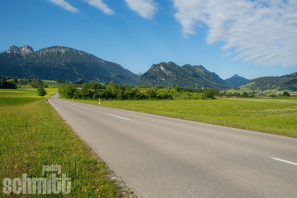 PS-Wege-2026-5 | Entdecke die größte Bildgalerie der Region mit Fotografien aus dem Allgäu, der Bodenseeregion, Oberschwaben, dem Donautal und der Schwäbischen Alb. Landschaften, Luftaufnahmen und Reisefotografie als Wandbild und Fotokunst. - Realisiert mit Pictrs.com