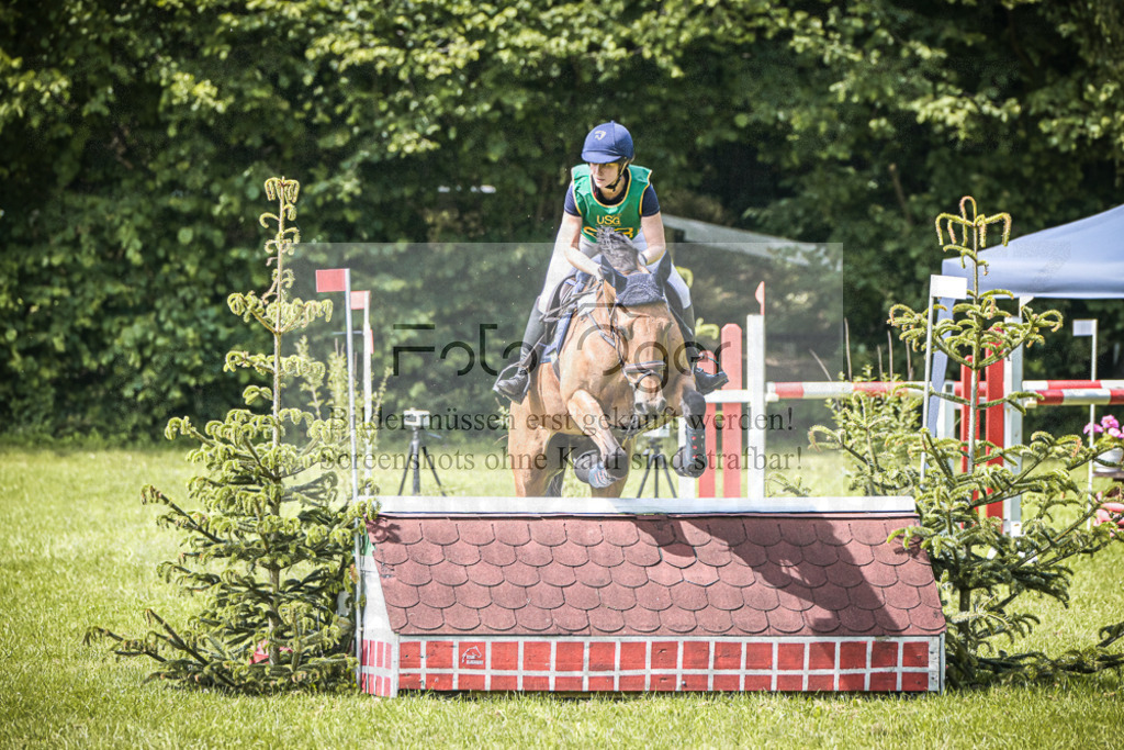 DOS_9735 | Entdecke hochwertige Reitturnierfotos von Foto Oger. Professionell, emotional und authentisch – jetzt Lieblingsmomente im Shop bestellen.Deutschlandweite Turnierfotografie. - Realisiert mit Pictrs.com