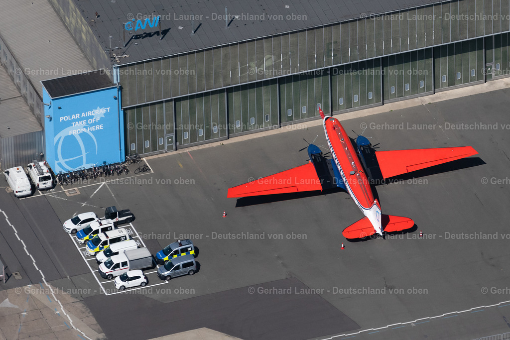 4029940 | BREMEN 01.06.2020 Forschungsflugzeug - Flugzeug Douglas DC-3C - Basler BT-67 Polar-5 mit der Kennung C-GAWI der Fluggesellschaft Kenn Borek Air Ltd auf dem Flugplatz - Flughafen an der Henrich-Focke-Straße im Ortsteil Neuenland in Bremen, Deutschland. Weiterführende Informationen bei: Alfred-Wegener-Institut Helmholtz-Zentrum für Polar- und Meeresforschung. // Aircraft Douglas DC-3C - Basler BT-67 Polar - 5 callsign C-GAWI operated by airline Kenn Borek Air Ltd on the airport on street Henrich-Focke-Strasse in the district Neuenland in Bremen, Germany. Further information at: Alfred-Wegener-Institut Helmholtz-Zentrum fuer Polar- und Meeresforschung. Foto: Gerhard Launer