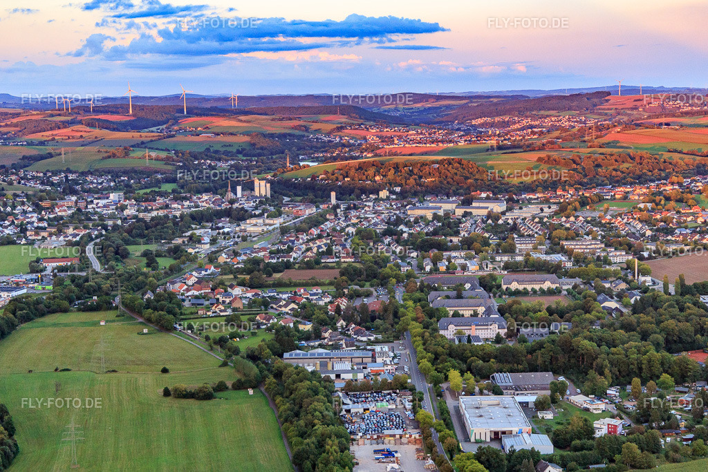 Ortsansicht aus Westen am Abend | Luftbild: Ortsansicht aus Westen am Abend im Ortsteil Jabach in Lebach im Bundesland Saarland in Deutschland. Foto: IMG_149641.jpg vom 05.09.2025 durch Werner Riehm/FLY-FOTO.de - Realisiert mit Pictrs.com