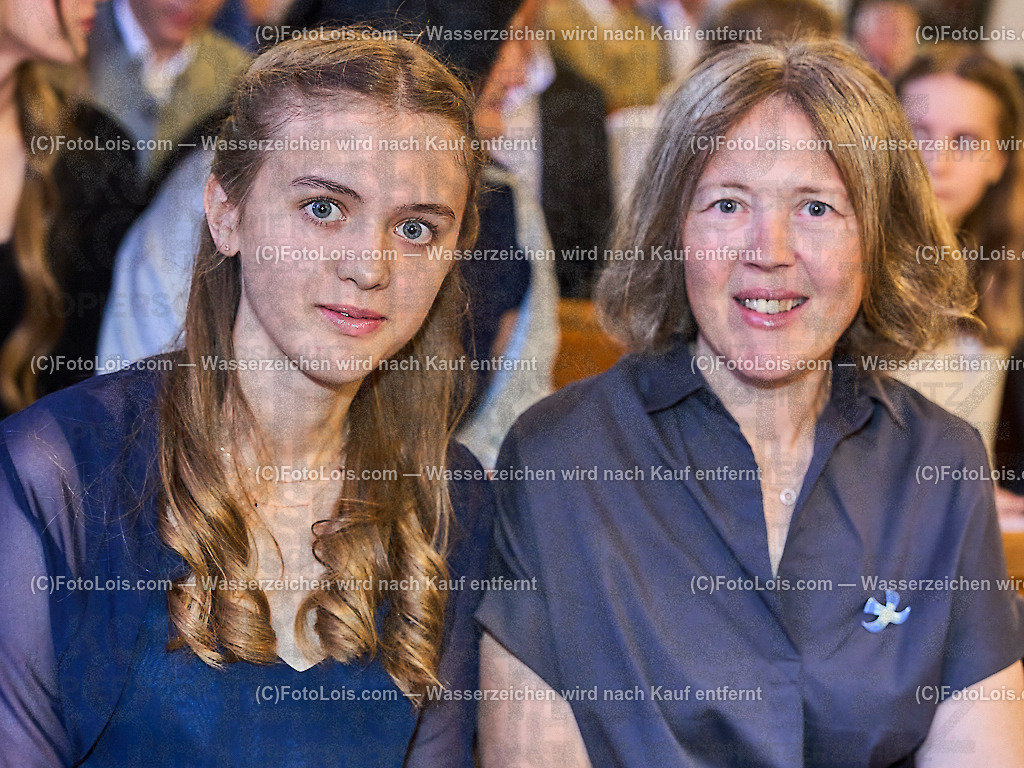 ALP0535_PfarrFirmung Wieselburg_Firmling-PateIn | (C)FotoLois.com, Alois Spandl, Firmung in der Pfarrkirche Wieselburg mit Generalvikar Dr. Christoph Weiss, Dechant Pfarrer Daniel Kostrzycki und Monignore Franz Dammerer, Sa 15. Juni 2024.