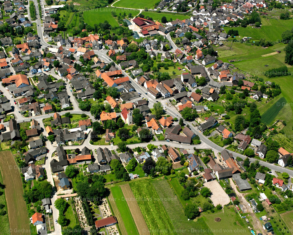 2626231 | BODERSWEIER 09.06.2006 Ortsansicht am Rande von landwirtschaftlichen Feldern und Nutzflächen  in Bodersweier im Bundesland Baden-Württemberg, Deutschland // Village view on the edge of agricultural fields and land  in Bodersweier in the state Baden-Wuerttemberg, Germany Foto: Gerhard Launer