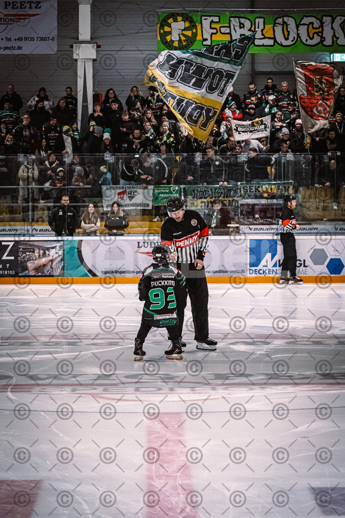 Alligators_vs_Lindau_21_12_2025-022 | Höchstadt Alligators Fotogalerie: Eishockey-Action aus Franken. Professionelle Spielfotos, Portraits & Stadionbilder zum Download. Jetzt entdecken! - Realisiert mit Pictrs.com
